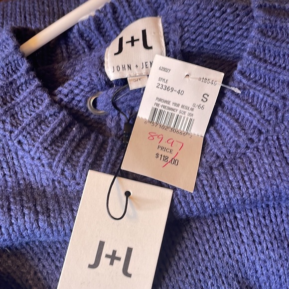 John + Jenn - Picture 4 of 4